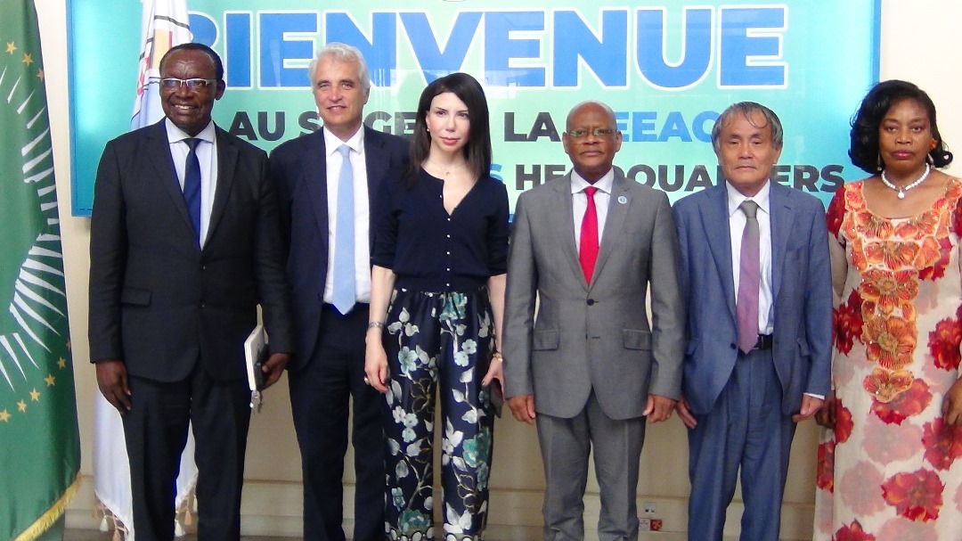 XXIVème session ordinaire de la CEEAC :Son excellence Gilberto Da Piedade fait la restitution à ses ambassadeurs accrédités.