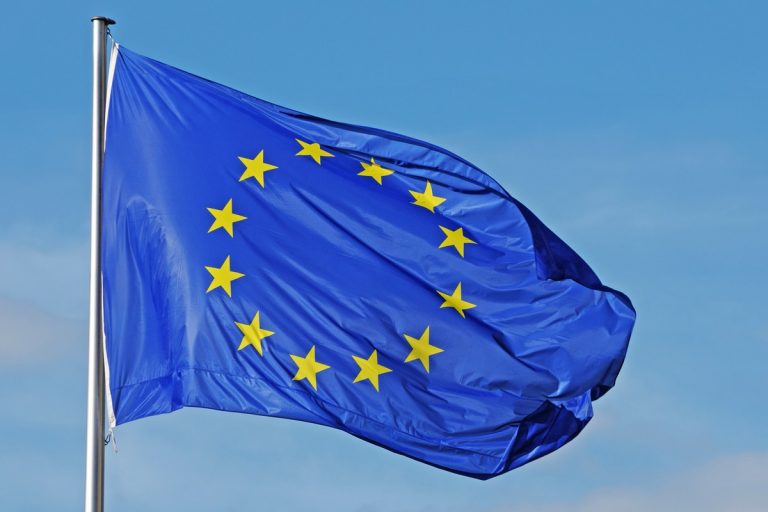 Avancée du M23 dans l’Est de la RDC : l’UE examine d’urgence tous les moyens à sa disposition, dit son porte-parole