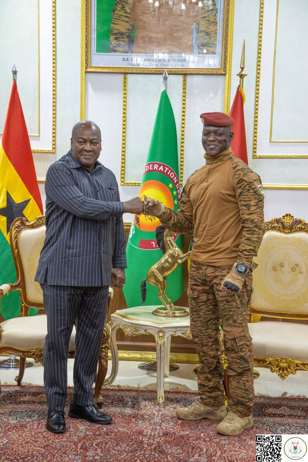 Le président ghanéen John Mahama poursuit sa tournée dans les pays de l’AES