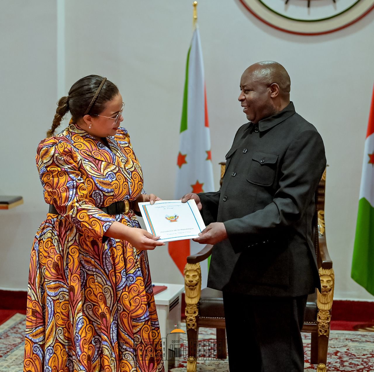 Thérèse Kayikwamba, envoyée spéciale de Félix Tshisekedi, reçue par Evariste Ndayishimiye