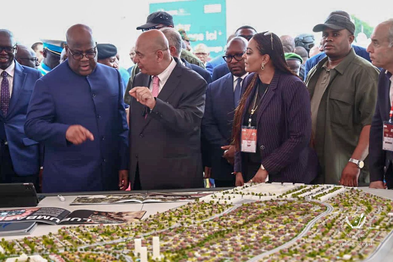 À Lubumbashi, Félix Tshisekedi lance les travaux de modernisation de l’aeroport de la Loano et inaugure un centre hospitalier