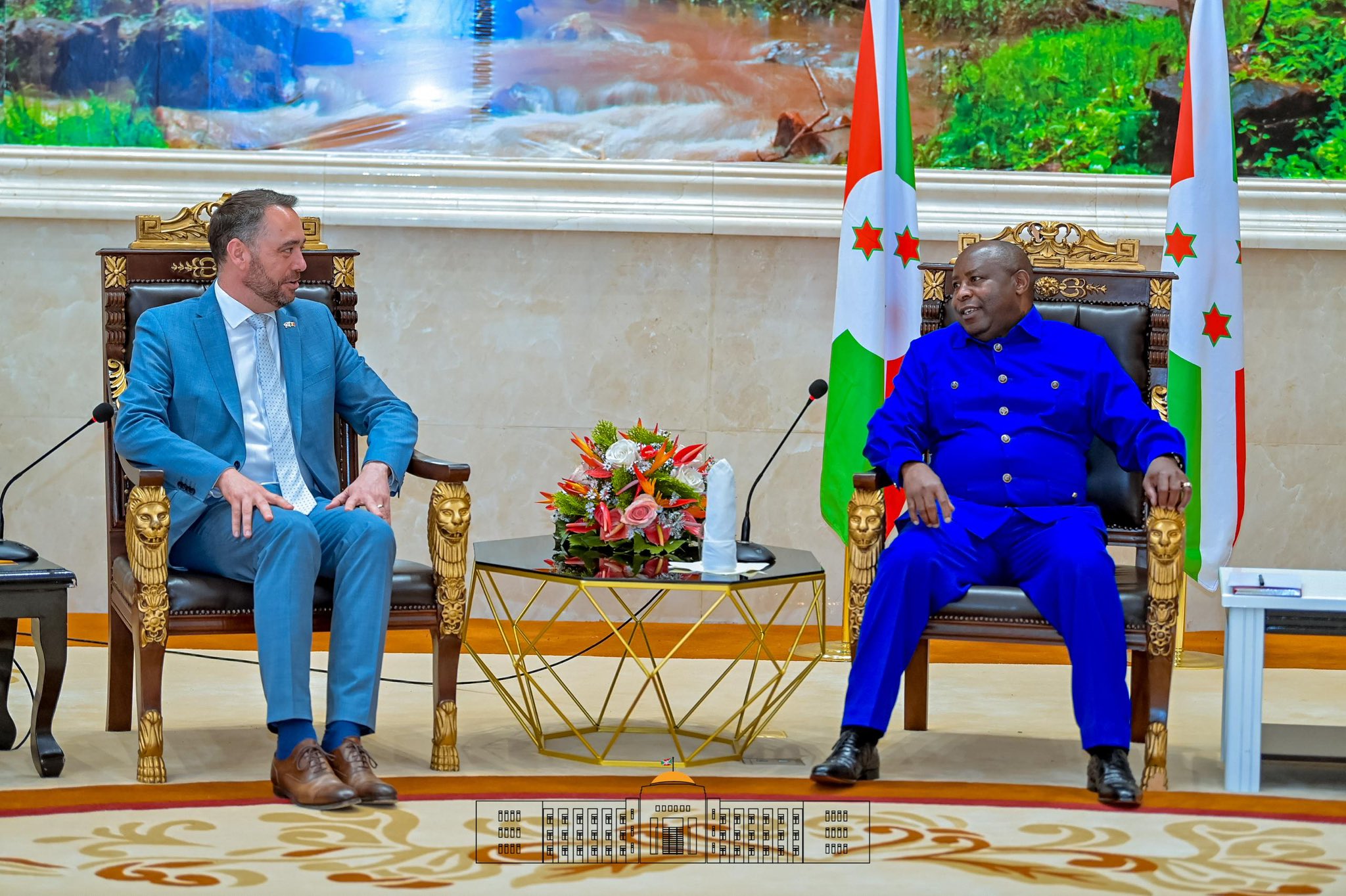 Le chef de la diplomatie Belge poursuit sa tournée dans la région des Grands Lacs
