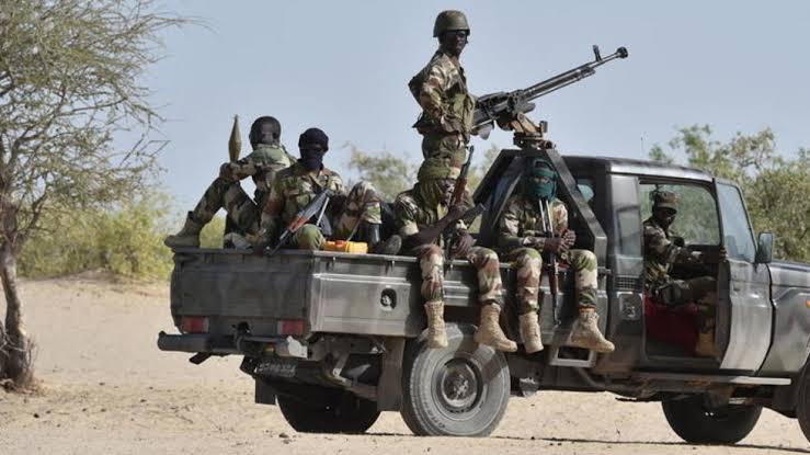 Deux suspects arrêtés après la mort de 12 soldats nigériens dans une attaque dans l’ouest du pays