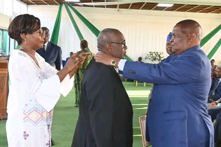 Centrafrique : le Président Touadéra honore François Mouely Koumba, représentant de la CEEAC en fin de mission