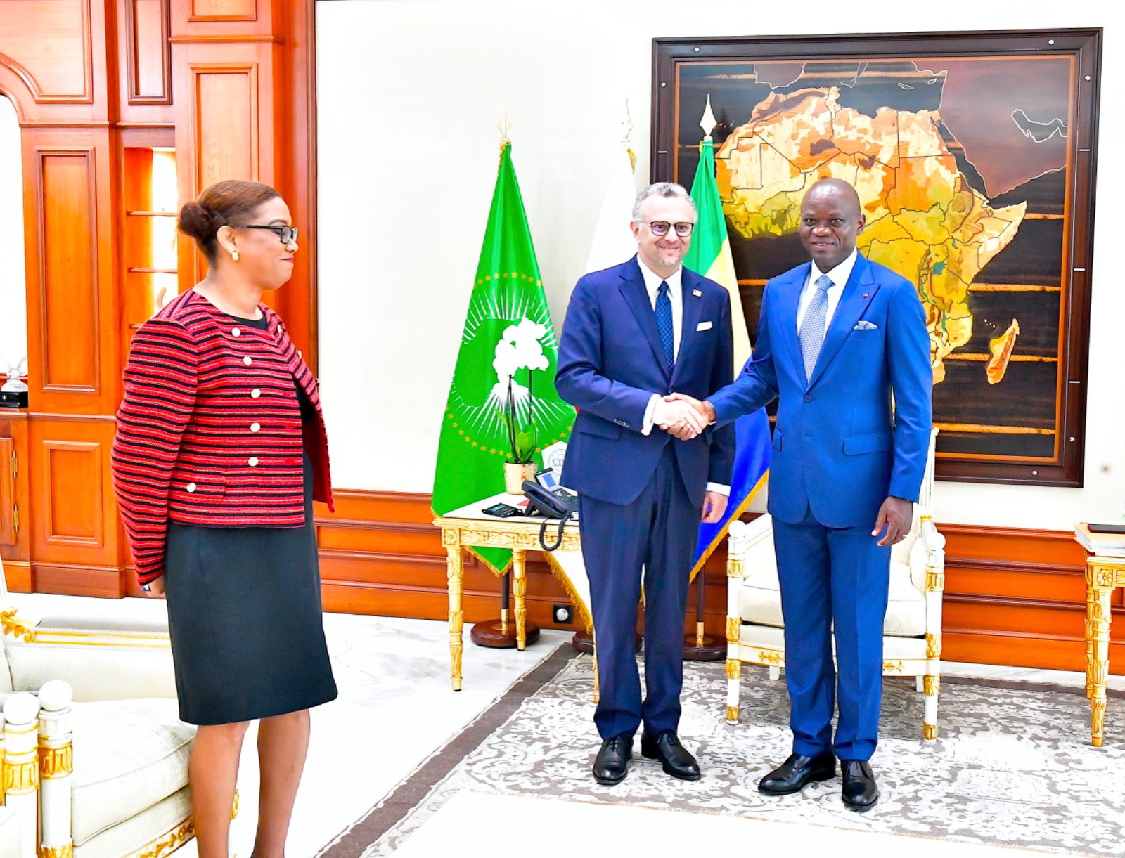 Etats-Unis/Gabon : un émissaire de Donald Trump porteur d’un message de « félicitations et de soutien » chez Oligui Nguema