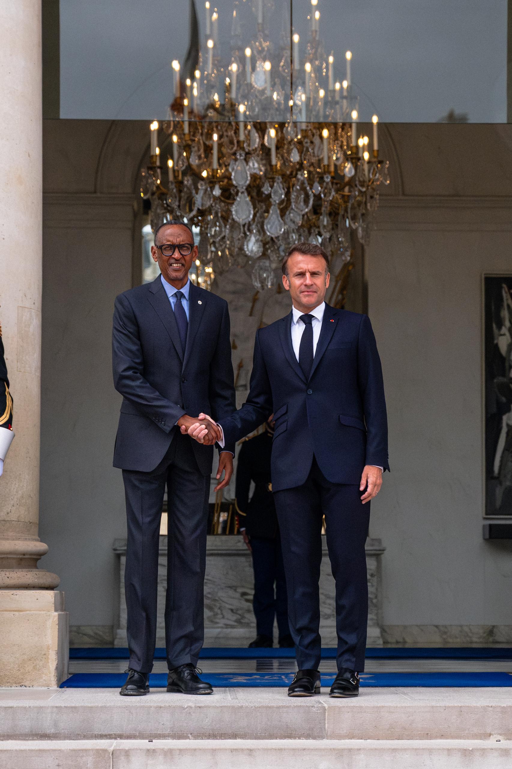 Le président rwandais Paul Kagame rencontre Emmanuel Macron à Paris