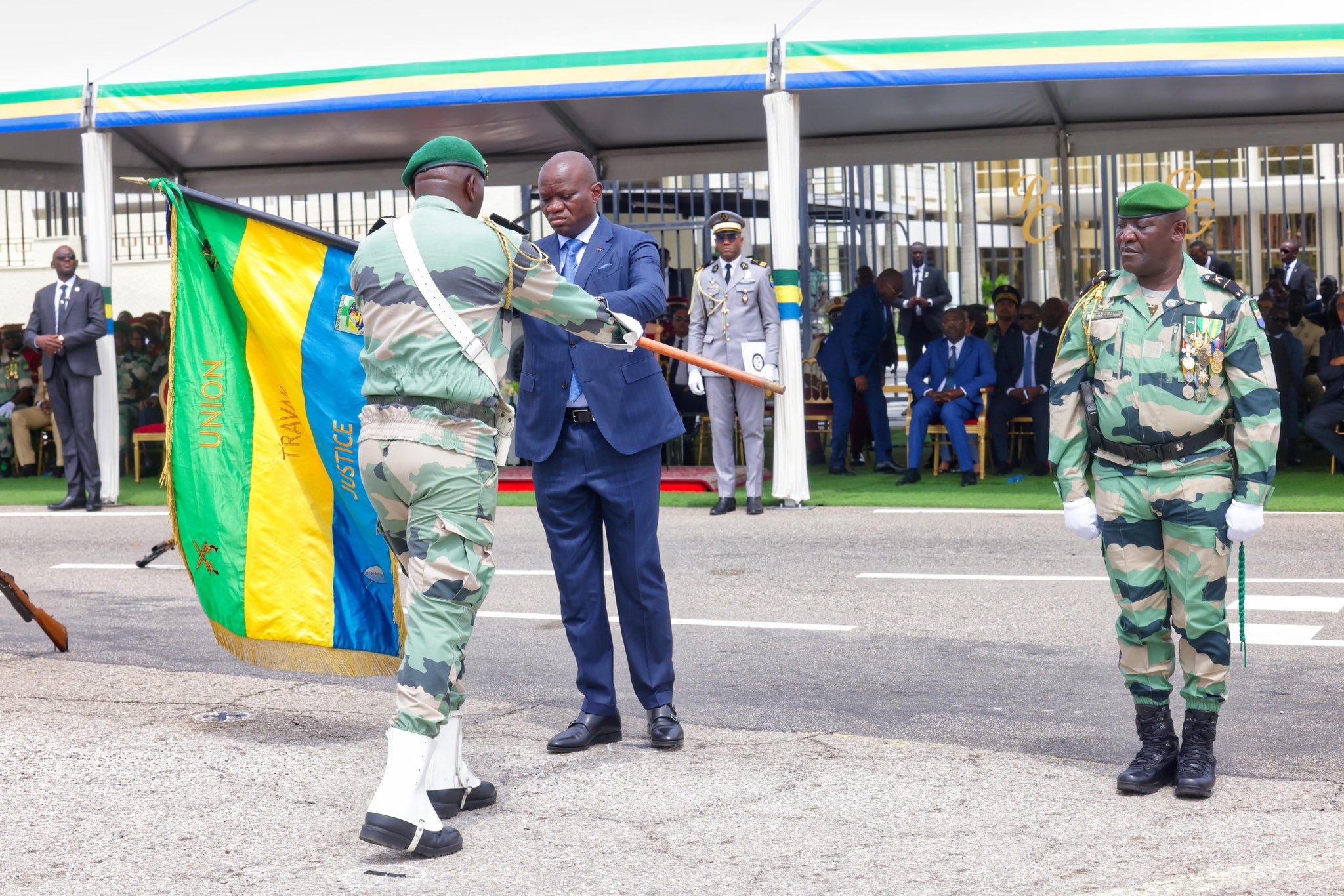 Gabon : Oligui Nguema préside la cérémonie de passation de commandement de la Garde républicaine