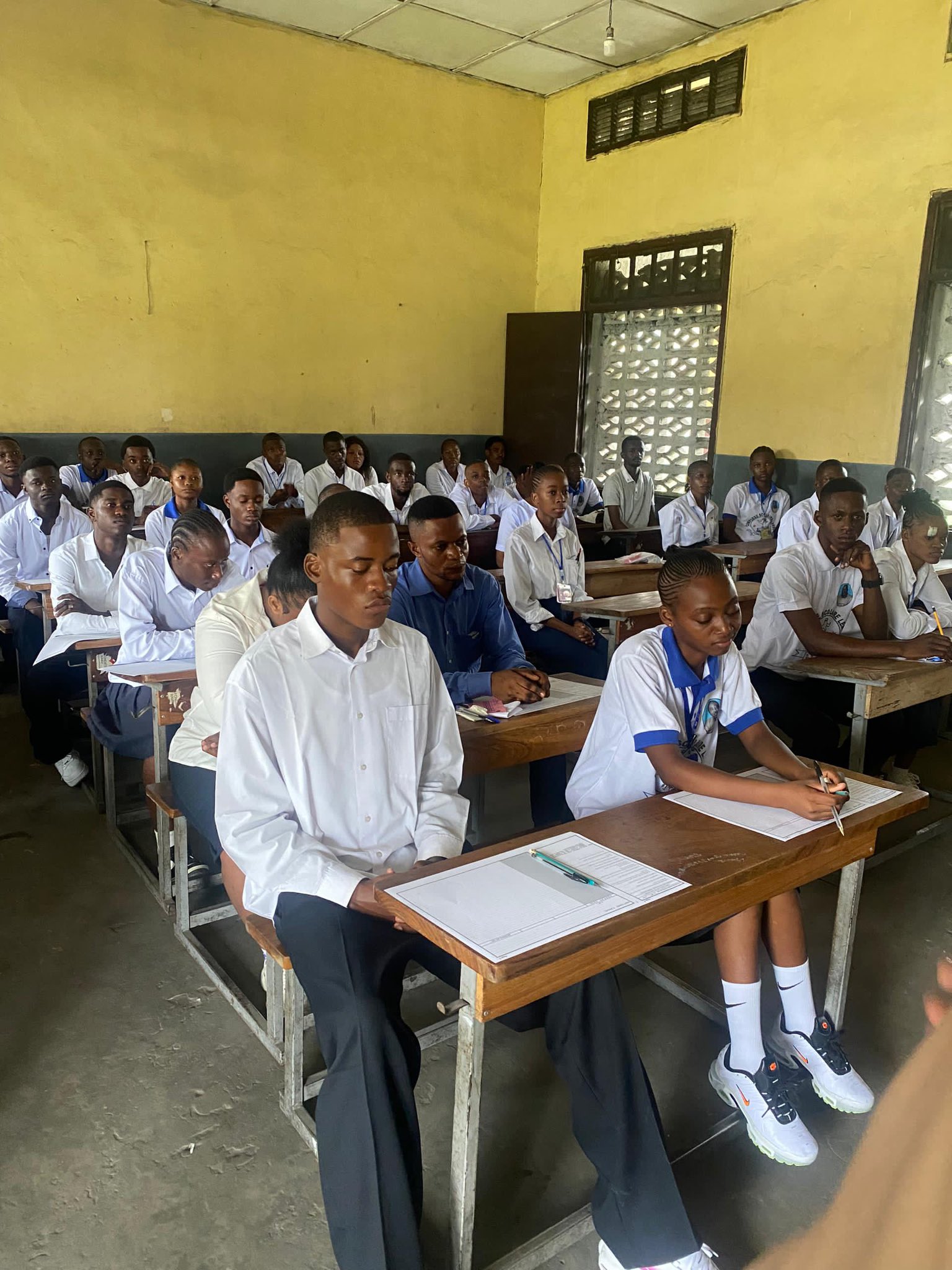 RDC : 1.073.769 élèves prennent part aux épreuves hors session de l’examen d’État