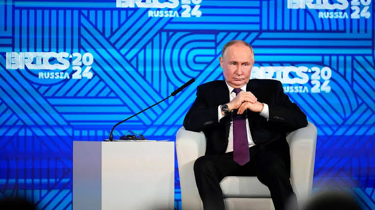 Visé par un mandat d’arrêt de la CPI, Poutine ne fera pas le déplacement au Brésil pour le sommet des Brics