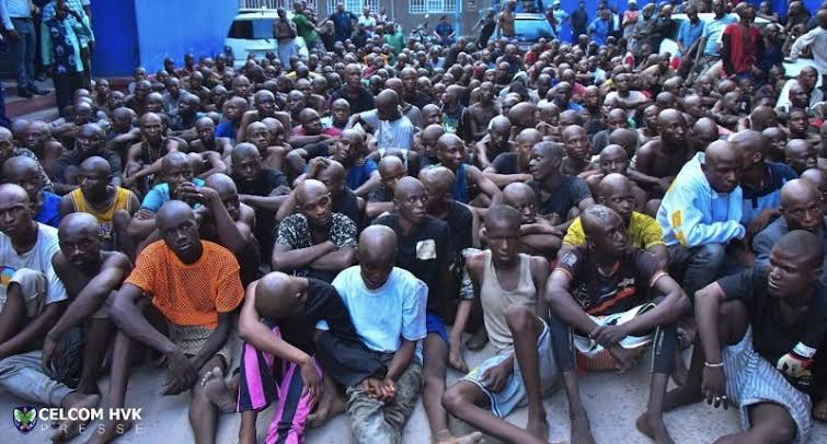 Kinshasa : 270 présumés bandits présentés par la police