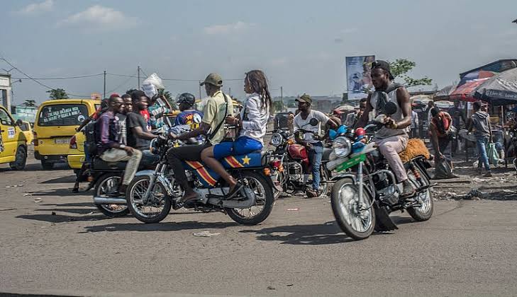 Kinshasa : vers une grille tarifaire uniforme pour les motos et tricycles