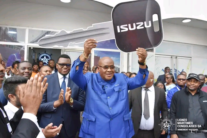 LMC : le DG Jean-Claude MUKENDI MBIYAMUENZA renforce la mobilité du personnel avec des pick-up neufs