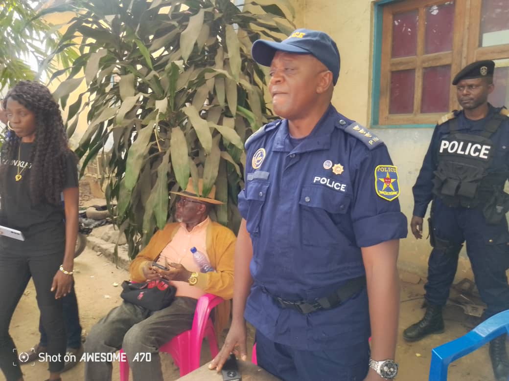 RDC : la police présente 19 présumés criminels à Muanda