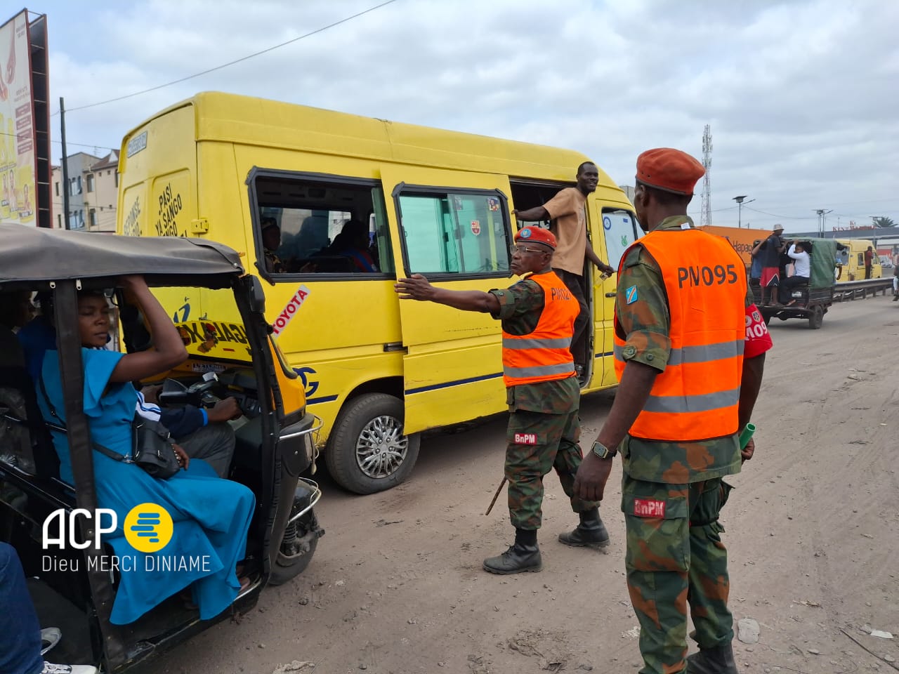 Lutte contre les embouteillages à Kinshasa : l’armée déployée pour appuyer la police