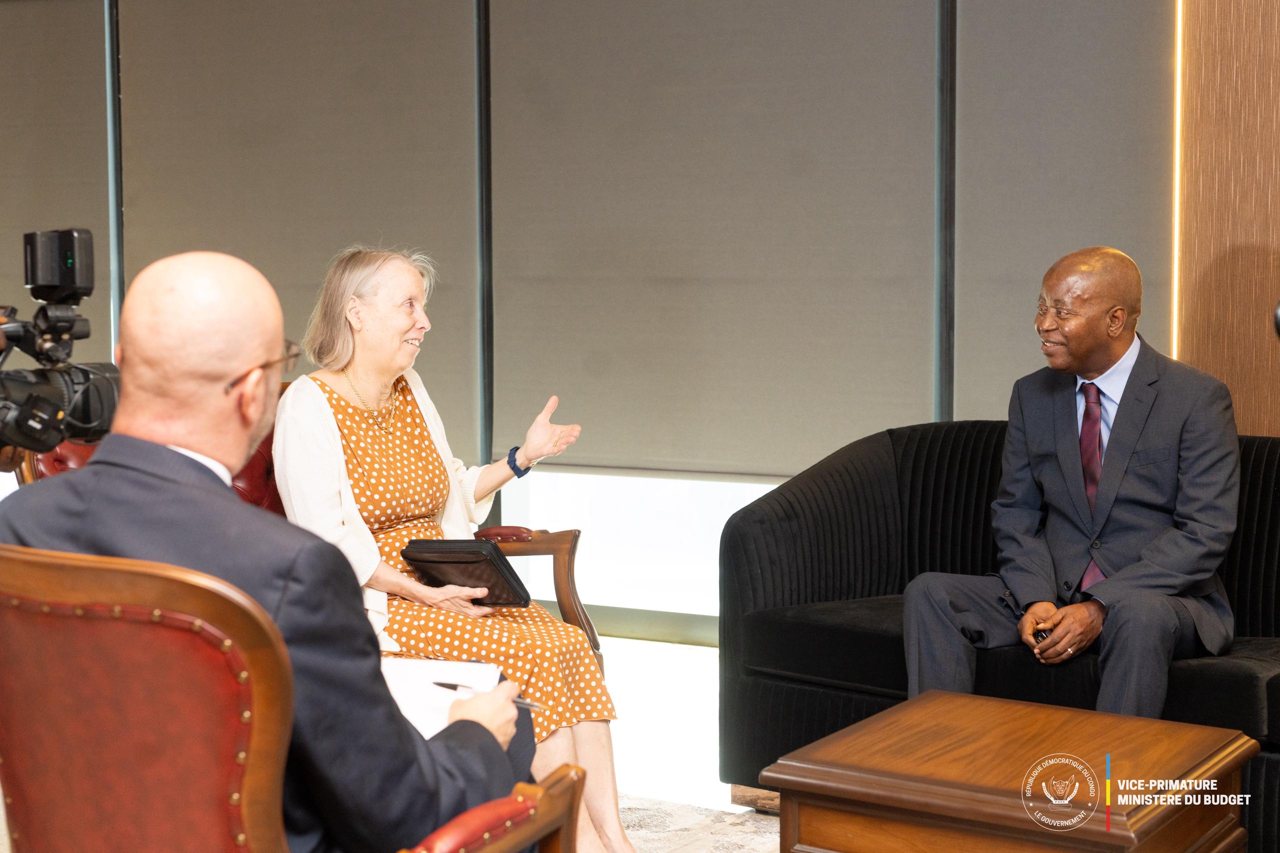 RDC : L’amélioration du climat des affaires au centre des échanges entre Adolphe Muzito et Lucy Tamlyn