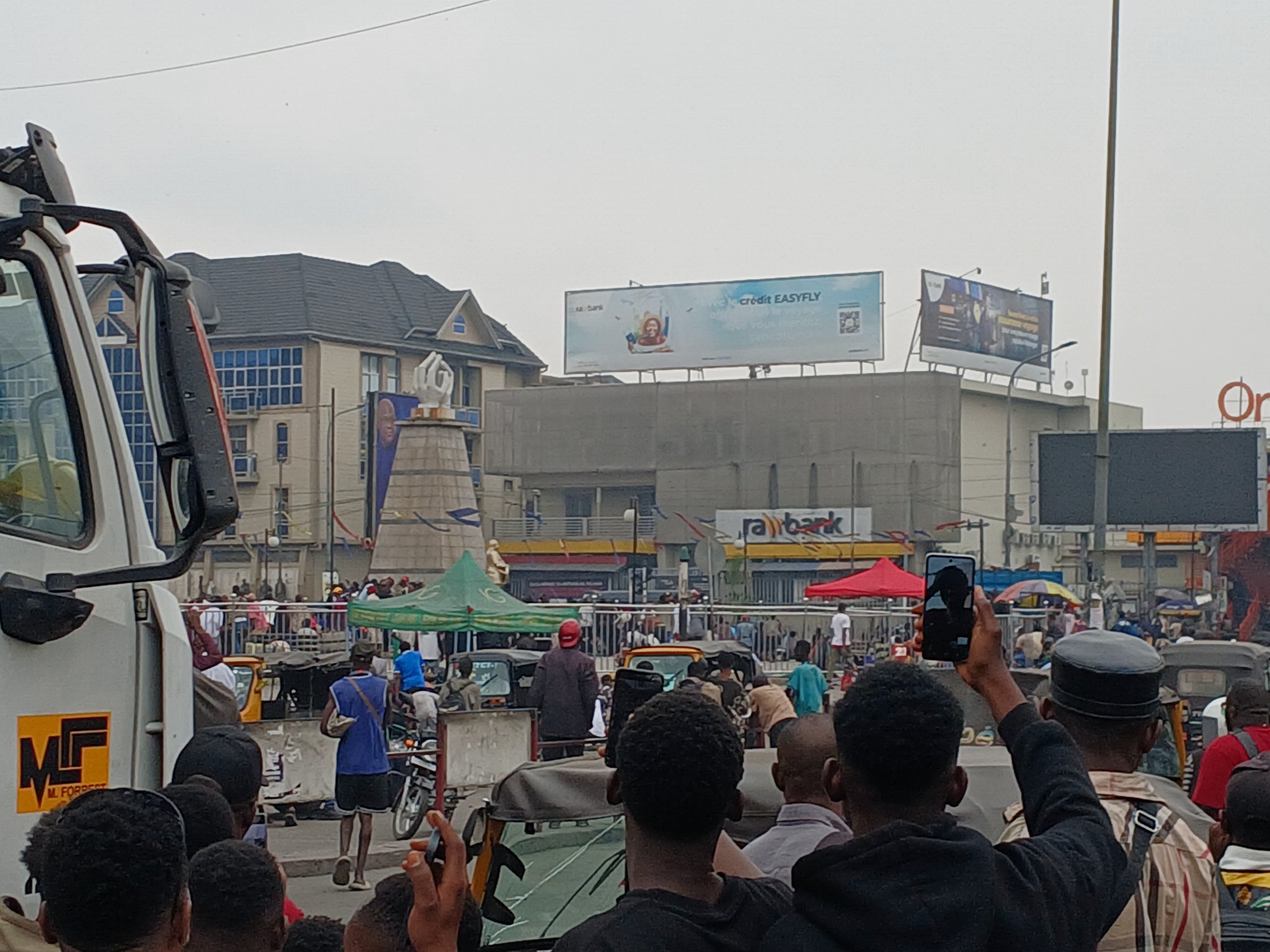 Kinshasa : l’incident sécuritaire à l’agence Rawbank Victoire maîtrisé par les forces de sécurité