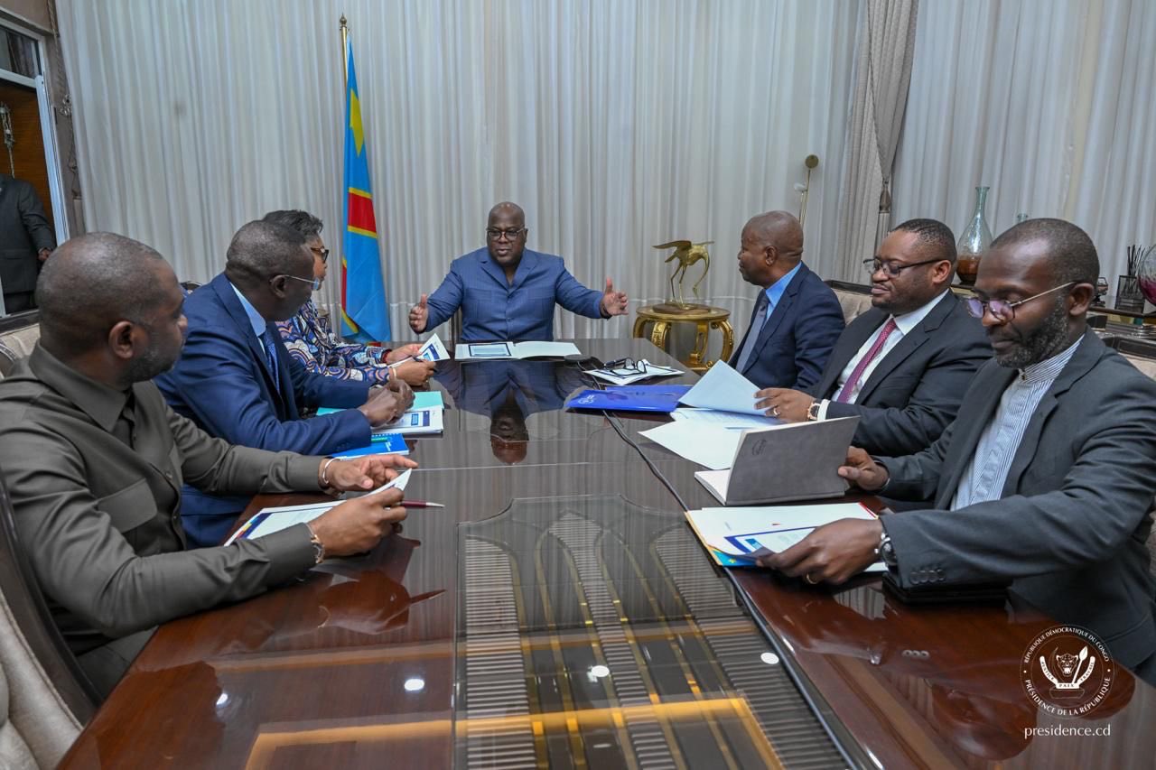RDC : une réunion de conjoncture économique sur l’appréciation du franc congolais présidée par Félix Tshisekedi