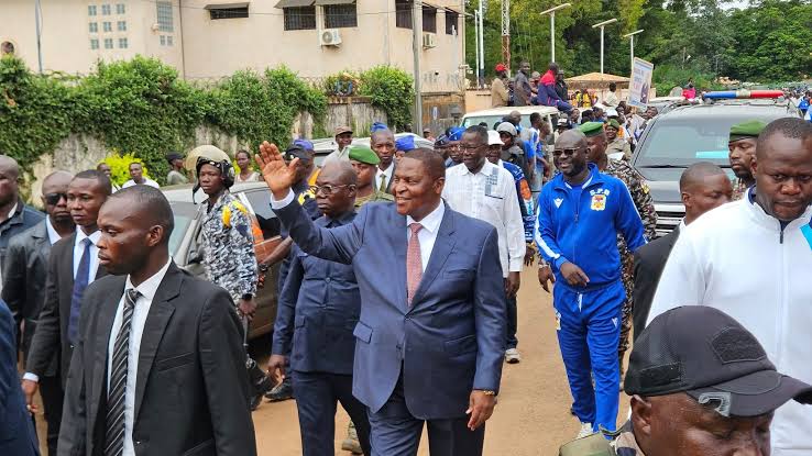 Présidentielle en Centrafrique : le président Touadéra dépose sa candidature pour un 3ème mandat