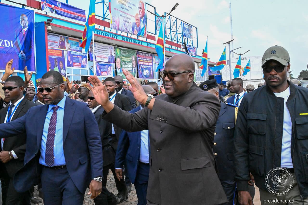Kasaï-Central : le Président Tshisekedi inspecte les travaux de la route Kananga–Kalamba-Mbuji
