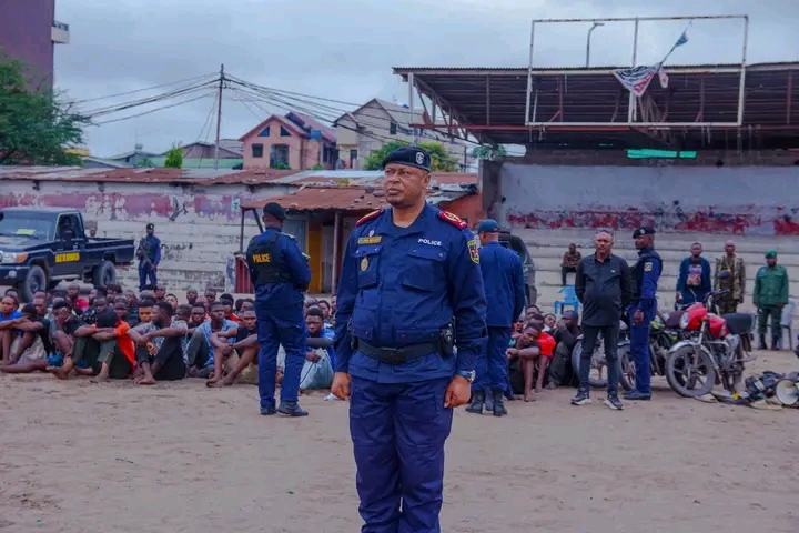 Kinshasa : 94 présumés criminels interpellés lors d’un bouclage mixte Armée-Police à Bandalungwa et Kintambo