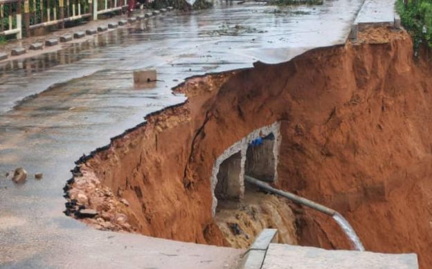 Kwilu : la route Wazabanga coupée par une érosion