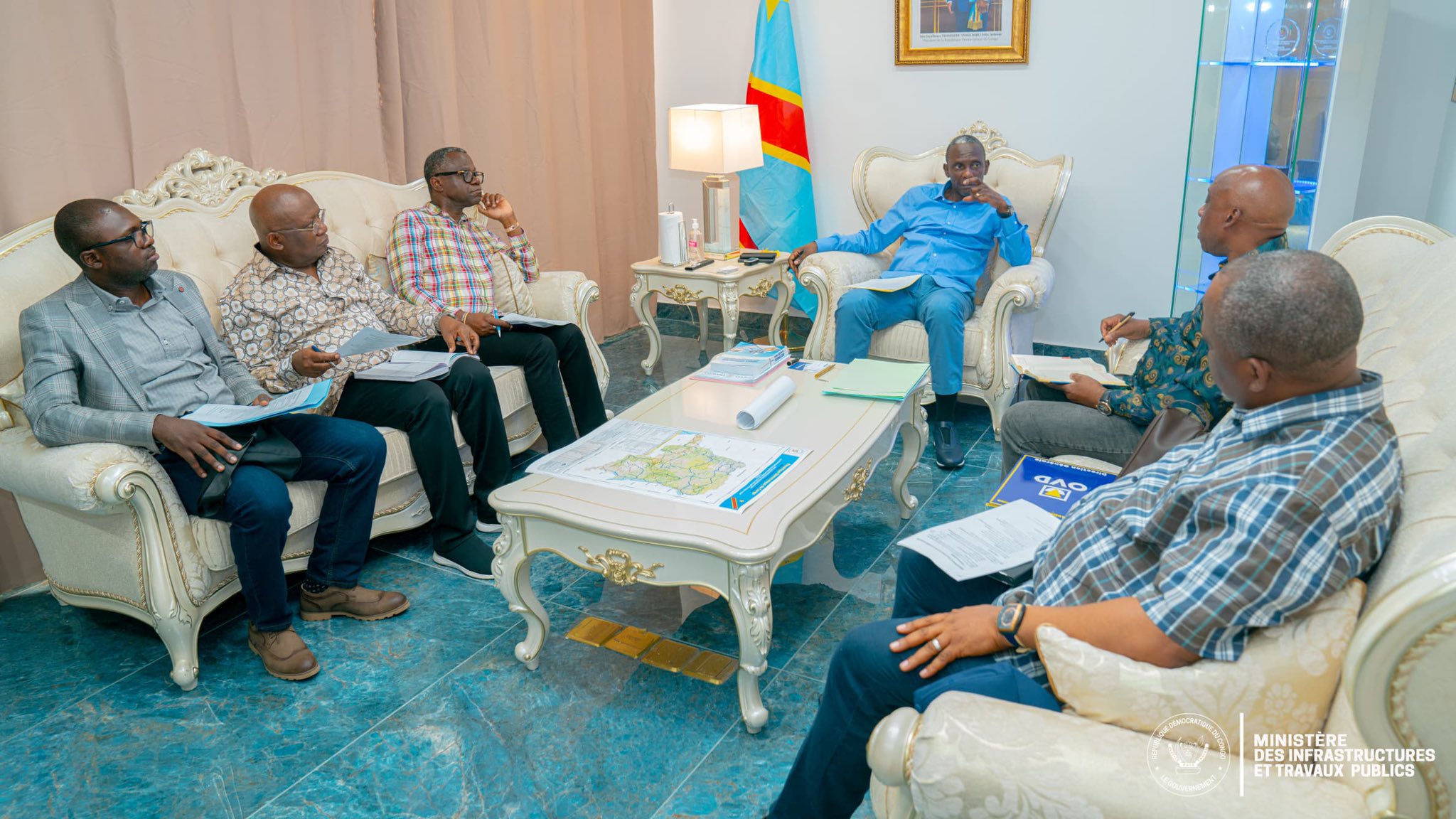 RDC : Le ministre des ITP réunit les responsables des structures sous-tutelle dont l’ACGT pour une intervention urgente sur les voiries stratégiques de Kinshasa