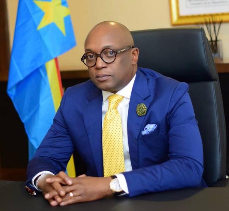 RDC : La médaille d’or du mérite civique décernée au DG Charles Mudiay