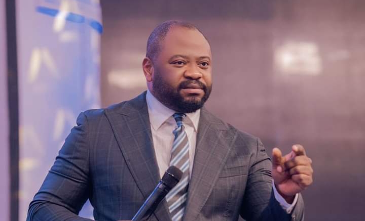 RDC : Faux, Moïse Mbiye n’a pas été empêché de voyager