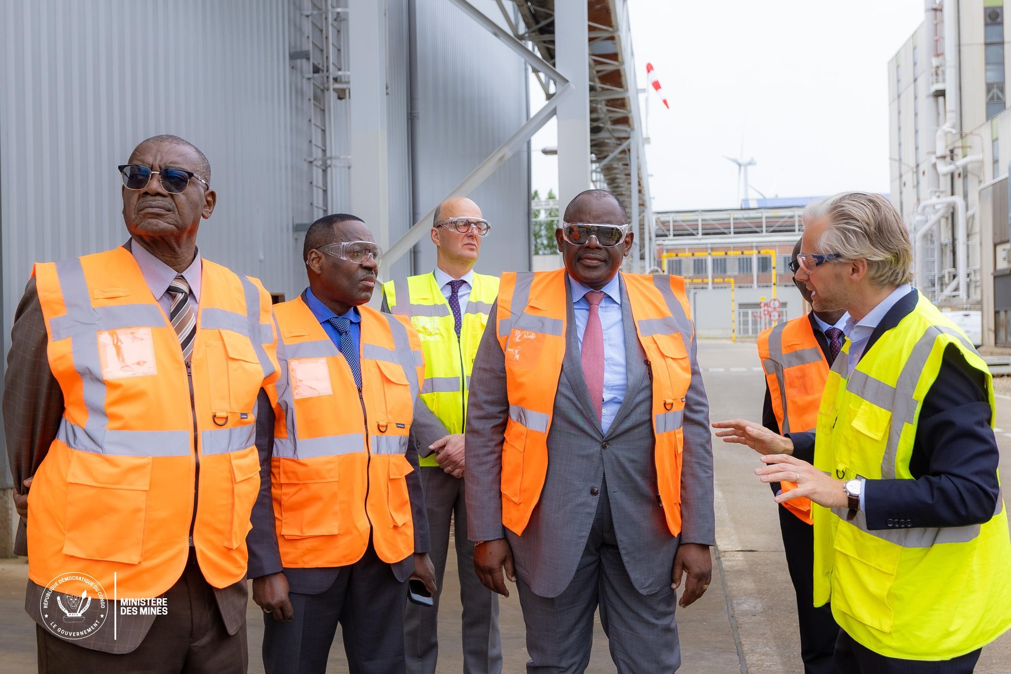 Louis Watum Kabamba visite les installations d’Umicore en Belgique