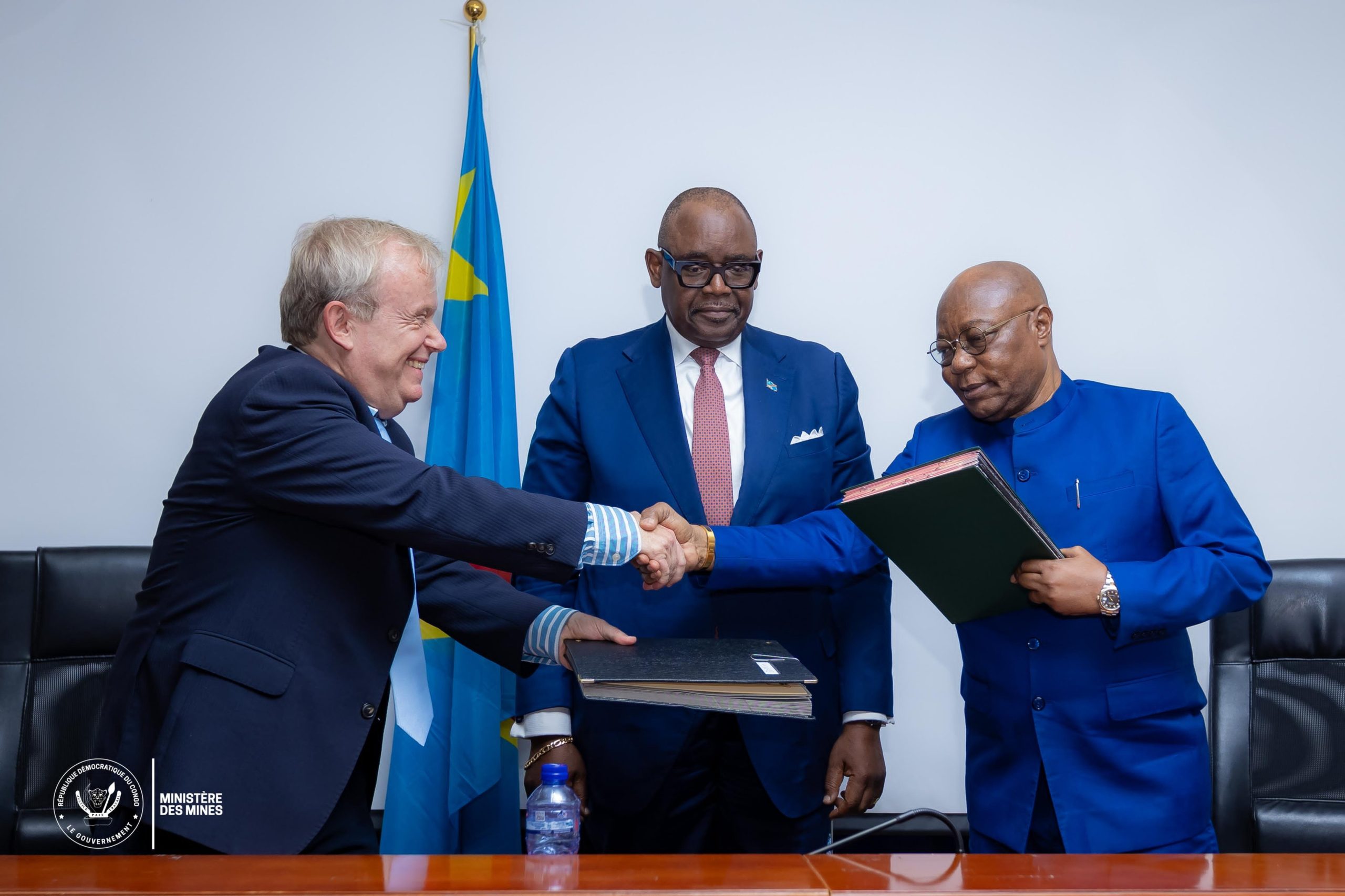 RDC : Louis Watum préside la signature d’un accord stratégique entre le FOMIN et une société suisse