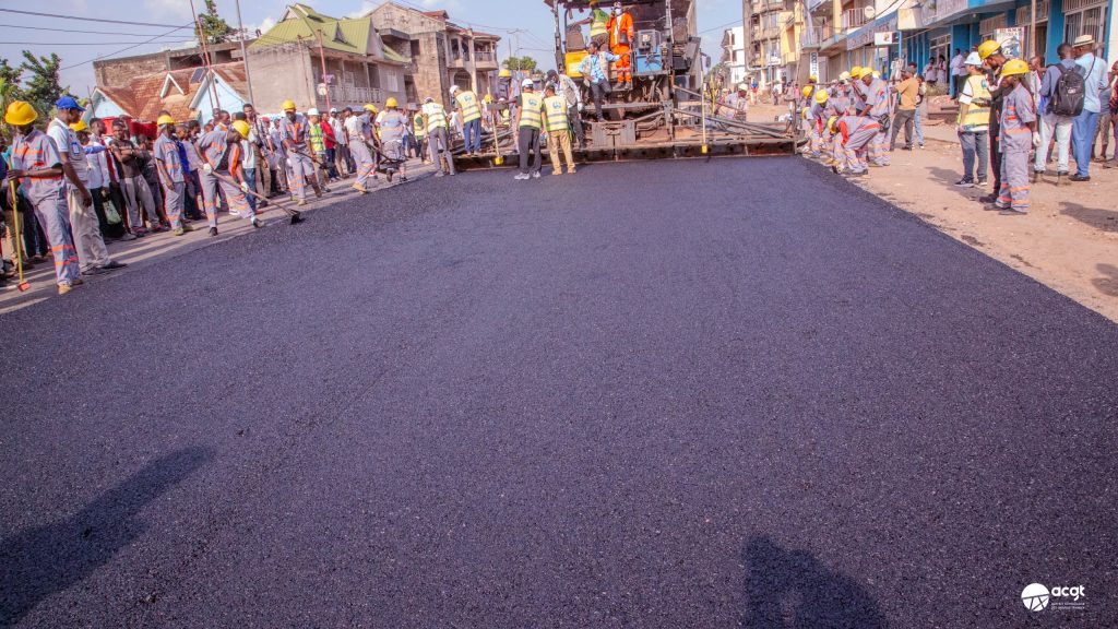 Mbuji-Mayi : début des travaux d’asphaltage de la Route nationale n°1