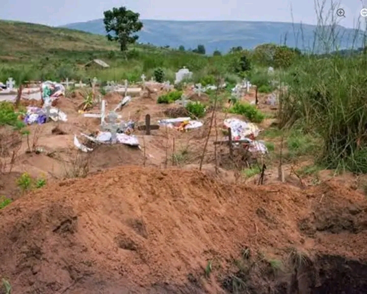 Sud-Kivu : onze fosses communes découvertes sept mois après les massacres perpétrés par l’AFC/M23
