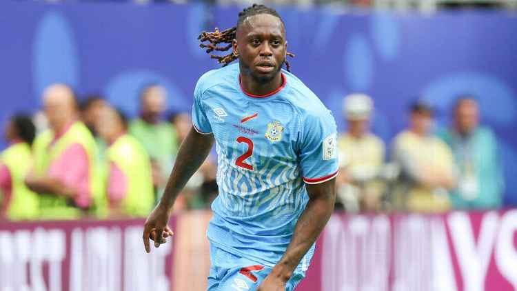 Foot : Arsenal s’intéresse à Wan-Bissaka pour remplacer White