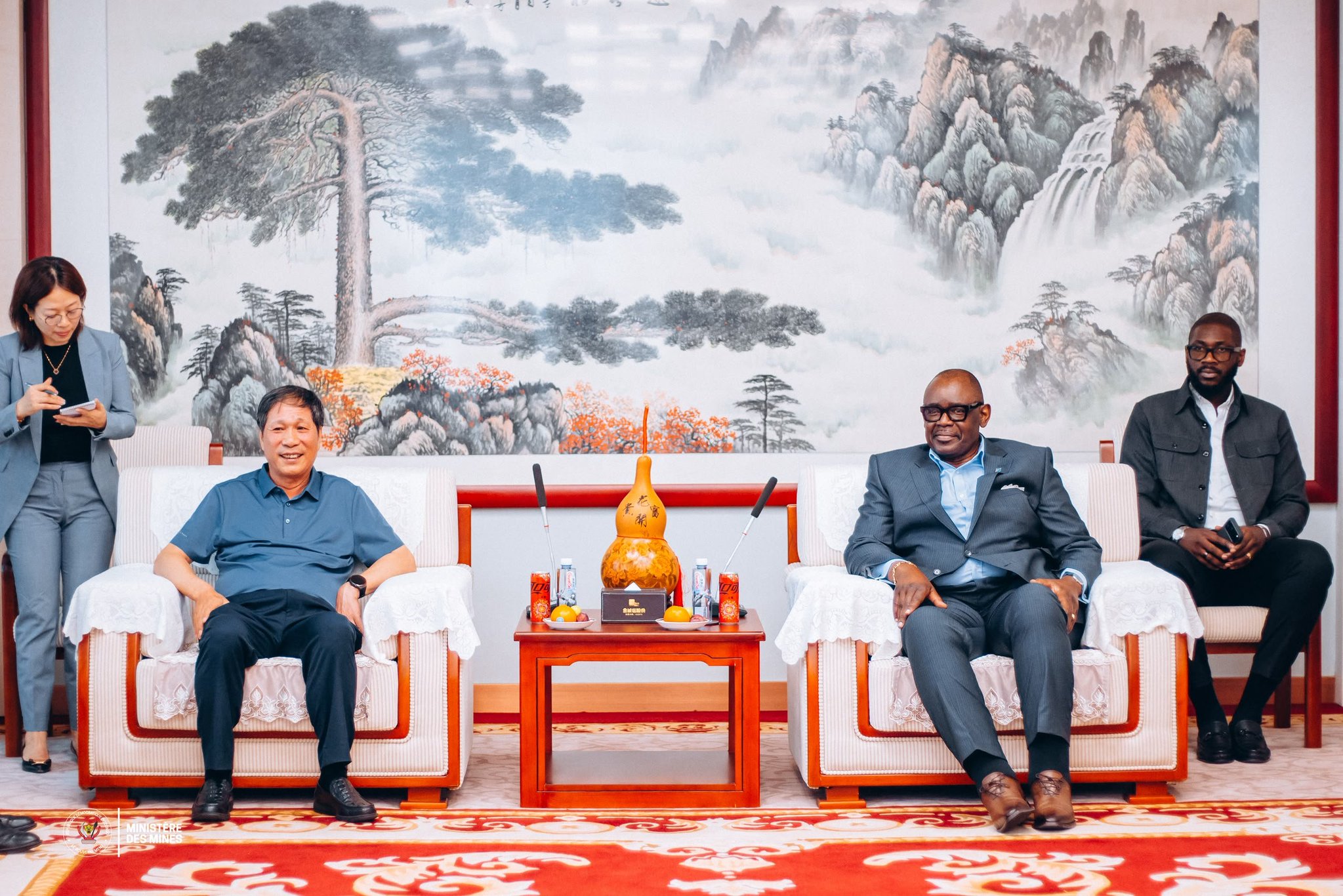 Coopération minière RDC–Chine : Louis Watum Kabamba échange avec JCHX Mining